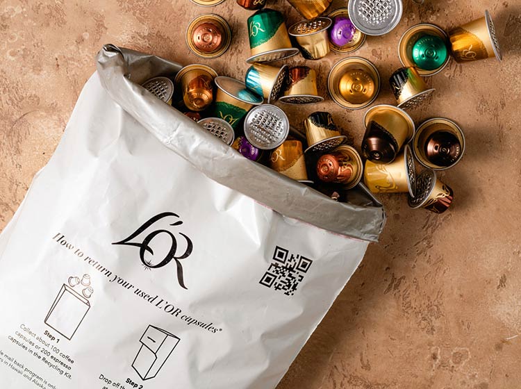Image of L'OR recycling bag and capsules. 